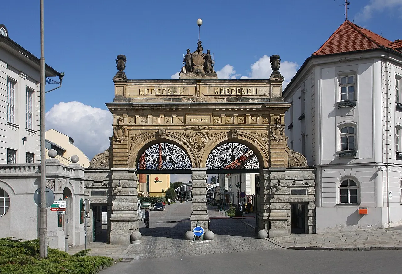 Toegangspoort van de Pilsner Urquell-brouwerij in Plzeň